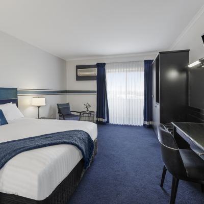 Standard Queen Room Ramada Diplomat Hotel Promo Code
