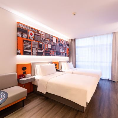 商務雙床房（地暖+小冰箱+一鍵投屏+智能馬桶） 宜必思飯店（青島新都心凱德廣場店）優惠