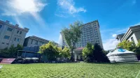 Howard Johnson Domando Plaza Hotel di 