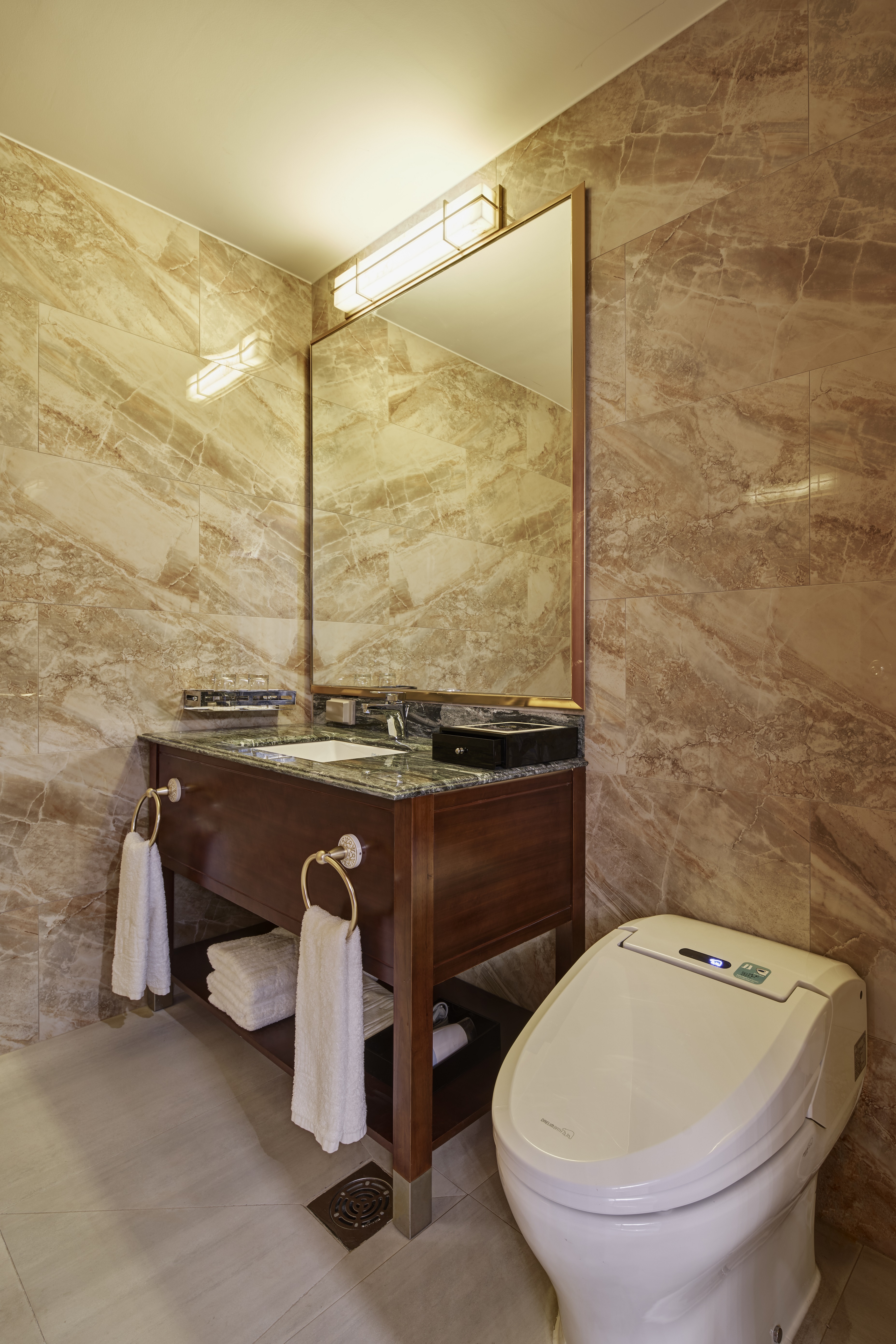 皇家海景房套房 （Jacuzzi）