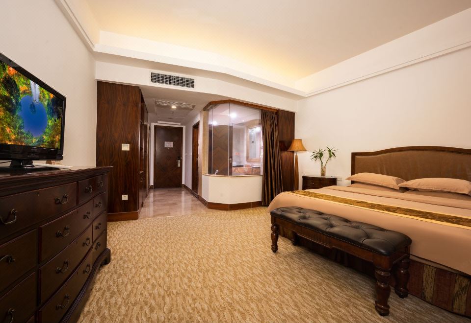 璨圓樓溫泉美式豪華大床房