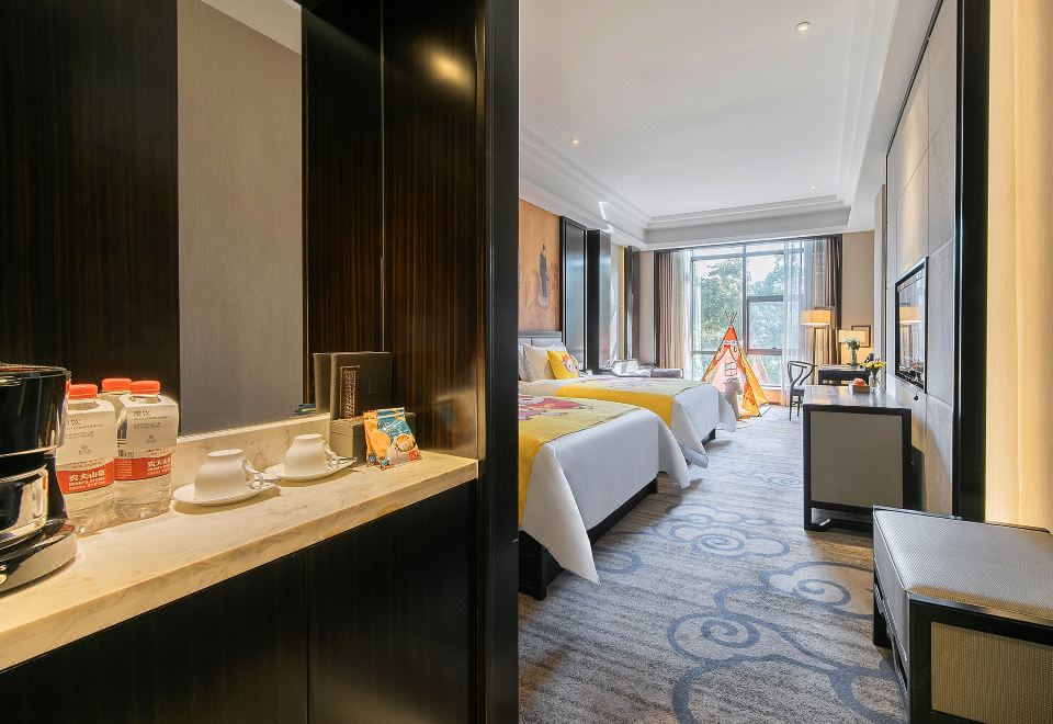 豪華豬豬俠親子雙床房（Wifi投屏+浴缸+mini小冰箱）