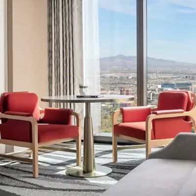 Hearing Accessible Premium King Room with Strip View