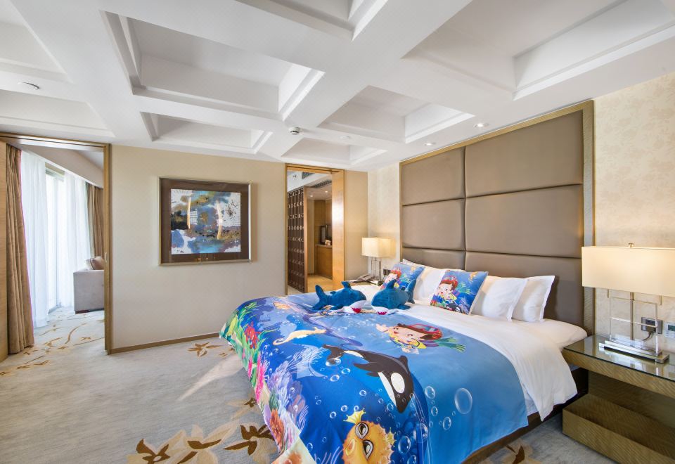 Shenzhen New World Weirui HotelFamily Friendly Themed Deluxe Suite