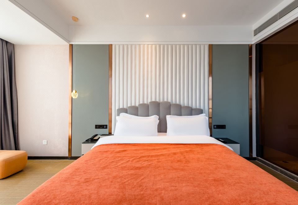 Bordeaux Fantasy High Altitude Smart Room 270 ° With Zero Pressure Mattress And Down Pillow