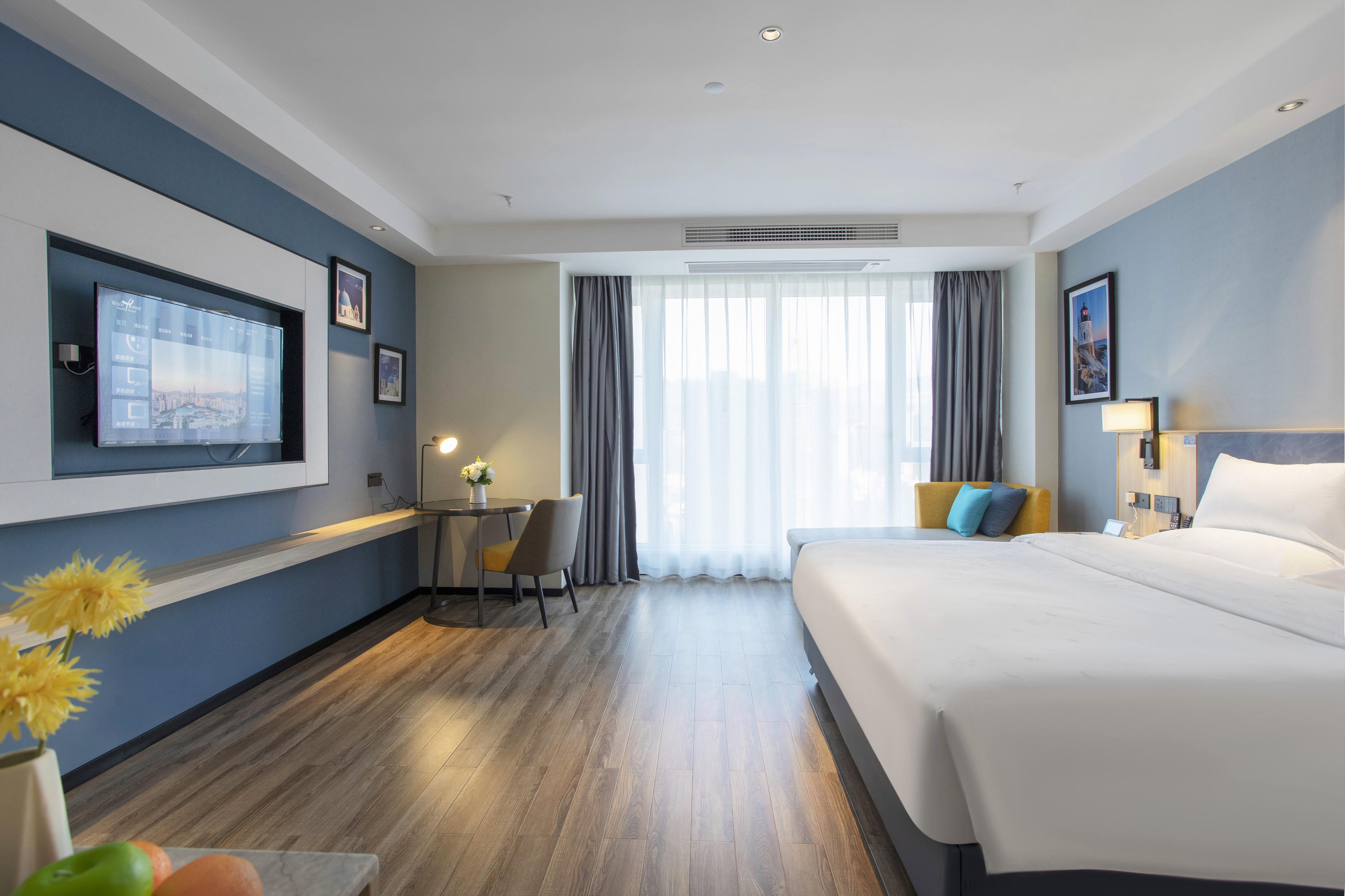高级大床房（智能客控-落地窗）