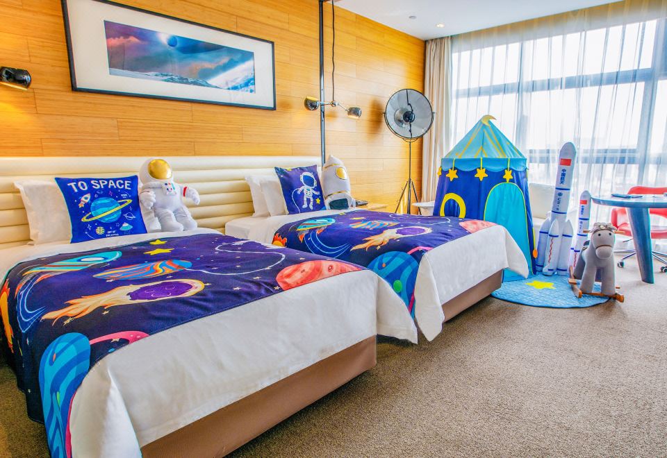 Himalayas Qingdao HotelLittle Astronaut Family Twin Room (Deep Bathtub + Children’s Fun Tent)