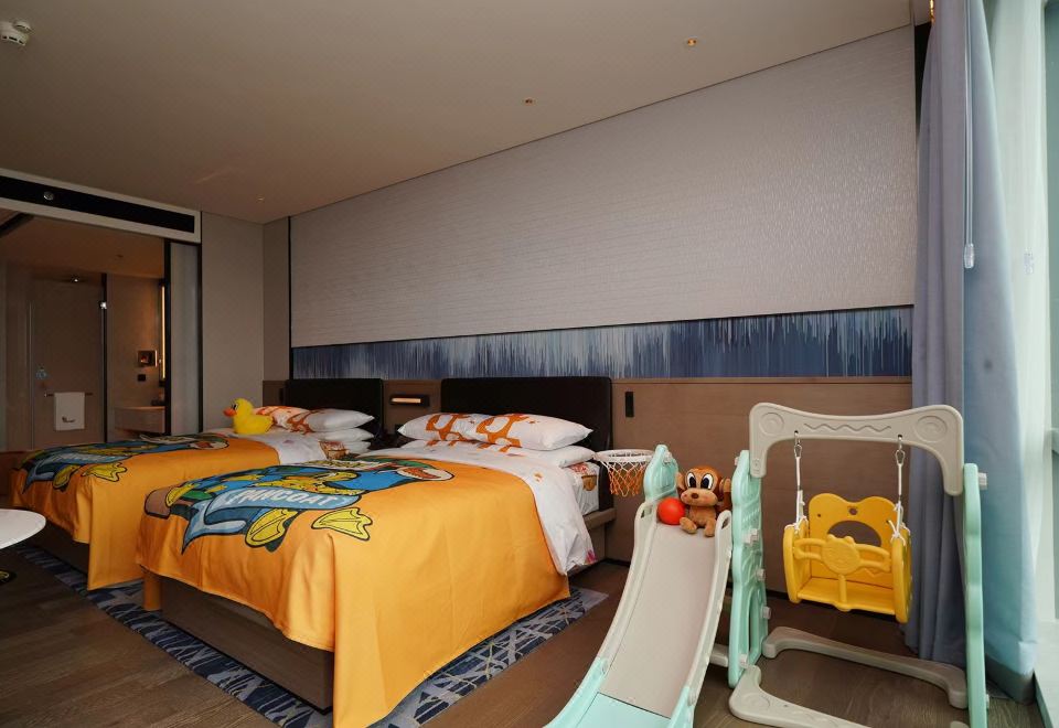 盼酷小黄鸭亲子房