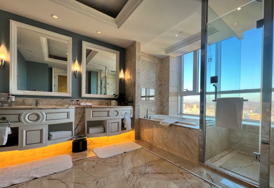 World Trade Winning HotelExecutive Suite