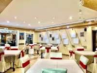 Kharaa Hotel & Restaurant