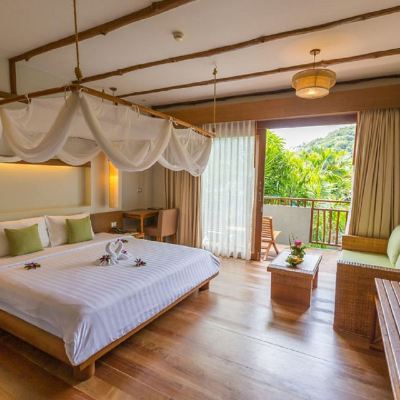 Deluxe Double Room With Pool View