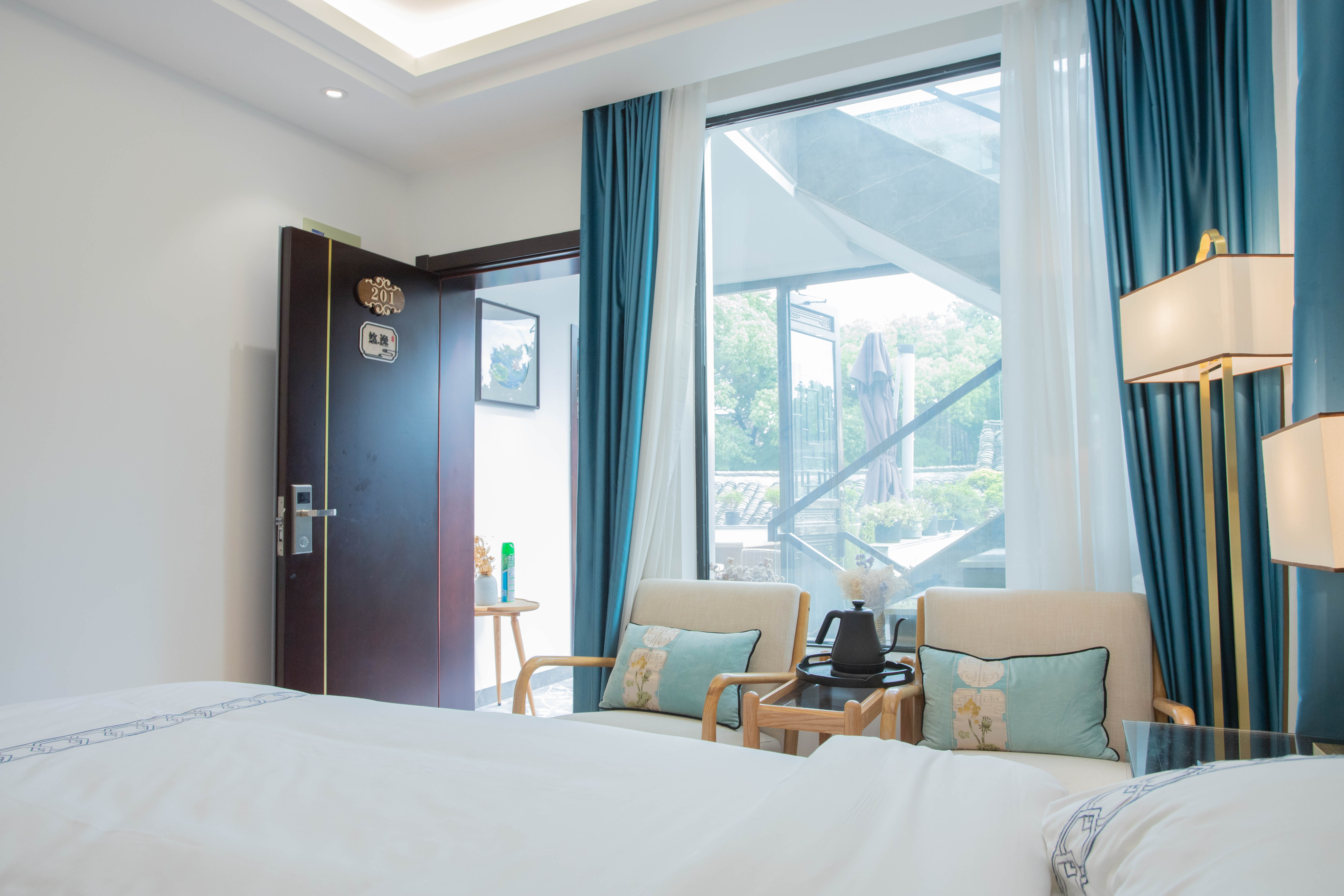 悠逸豪华露台特大床房