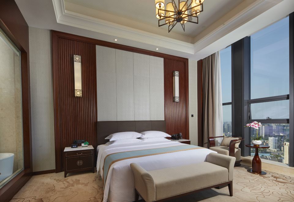 行政城景大床房+浴缸+俯瞰城市高空夜景