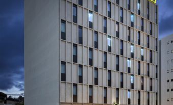 B&B HOTEL Famalicão - Housity