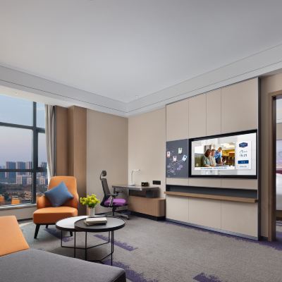 商務套房（浴缸+超大空間+城市高空夜景+智能設備） 武漢光谷一路希爾頓歡朋飯店優惠