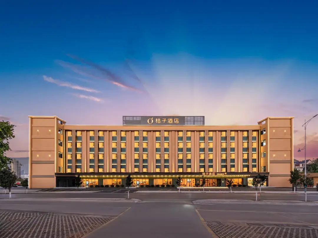 Orange Hotel Yuxi Nie Er Music Plaza - Yuxi