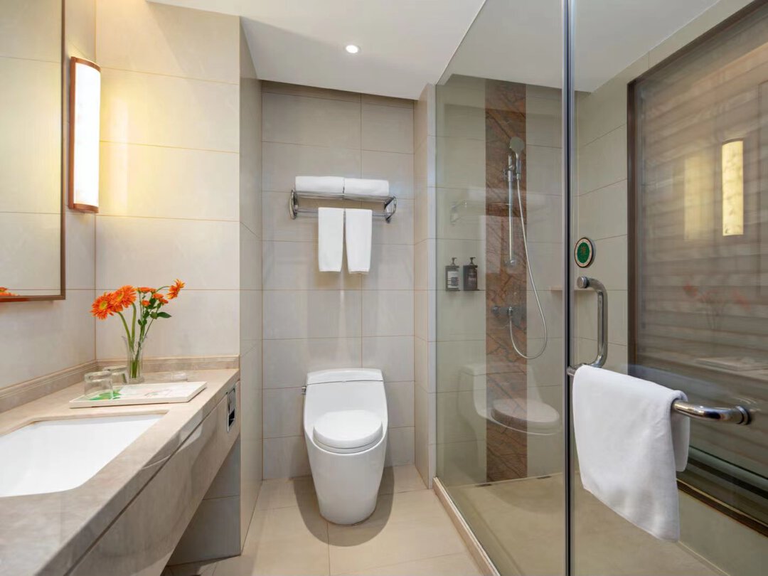 高级大床（助眠床品+冷暖空调）