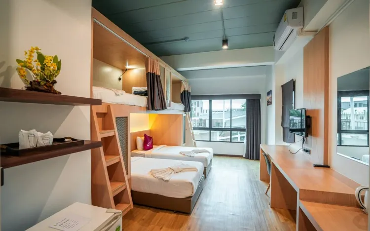 ห้องสำหรับครอบครัวพร้อมวิวสระว่ายน้ำ