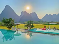 Shuidaotian Resort (Yangshuo Ten-Mile Gallery Yulong River)