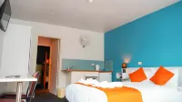 Waterfront Lodge Motel
