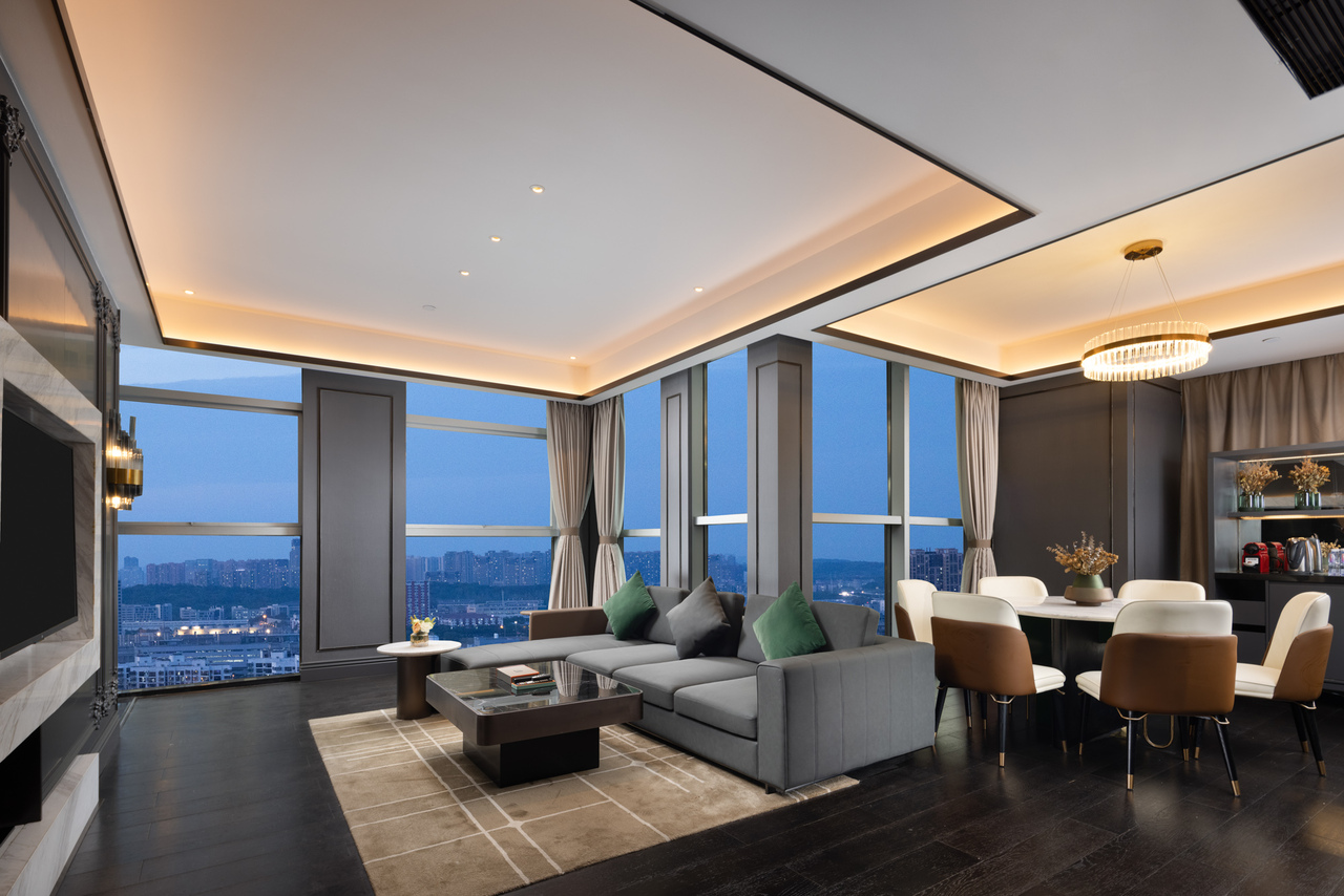 颐华套房（浴缸+大客厅+戴森吹风机）