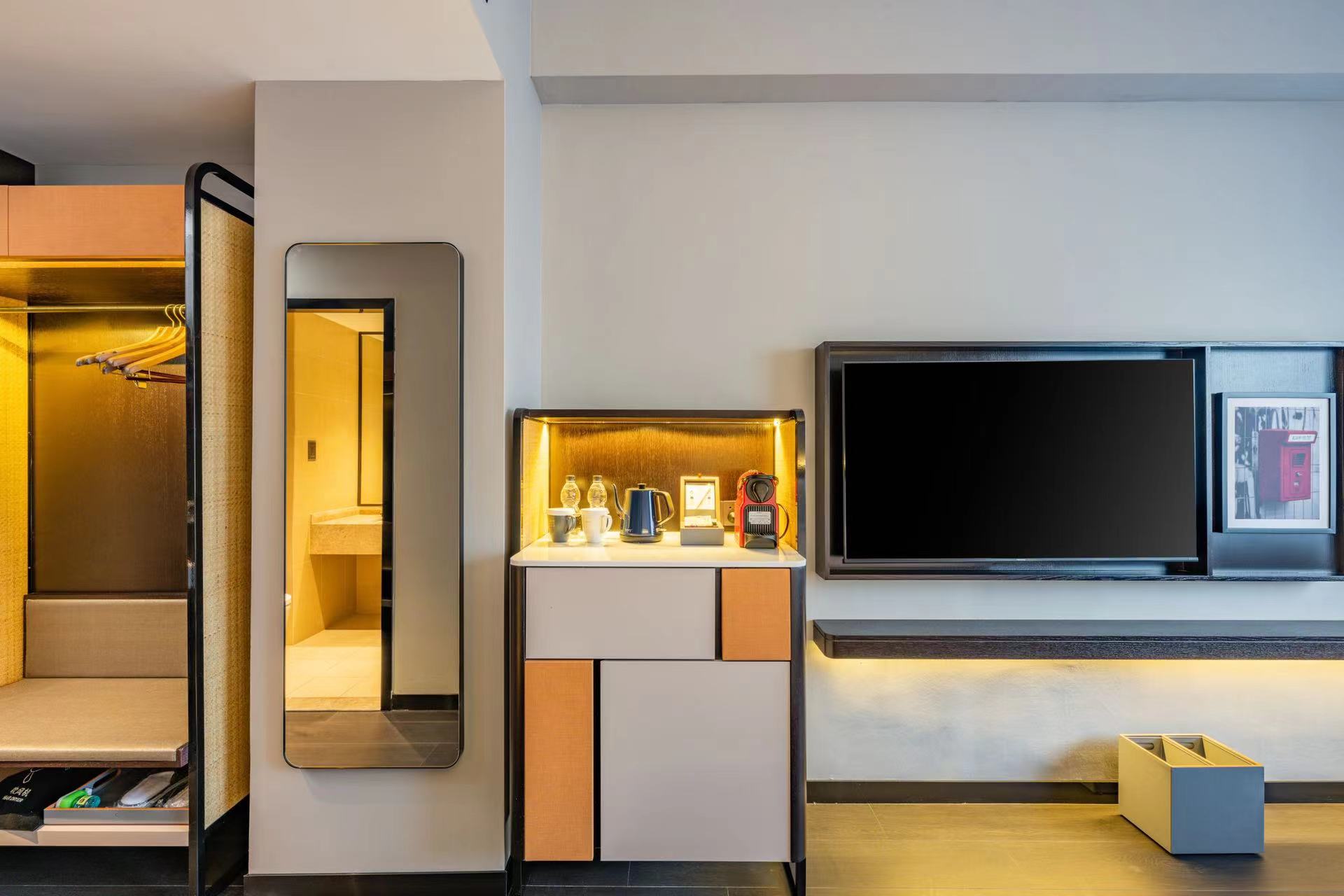 高级大床房（智能投屏+私享Coffee机+冰箱）