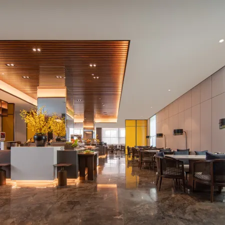 World Hotel (Linyi Pingyi )