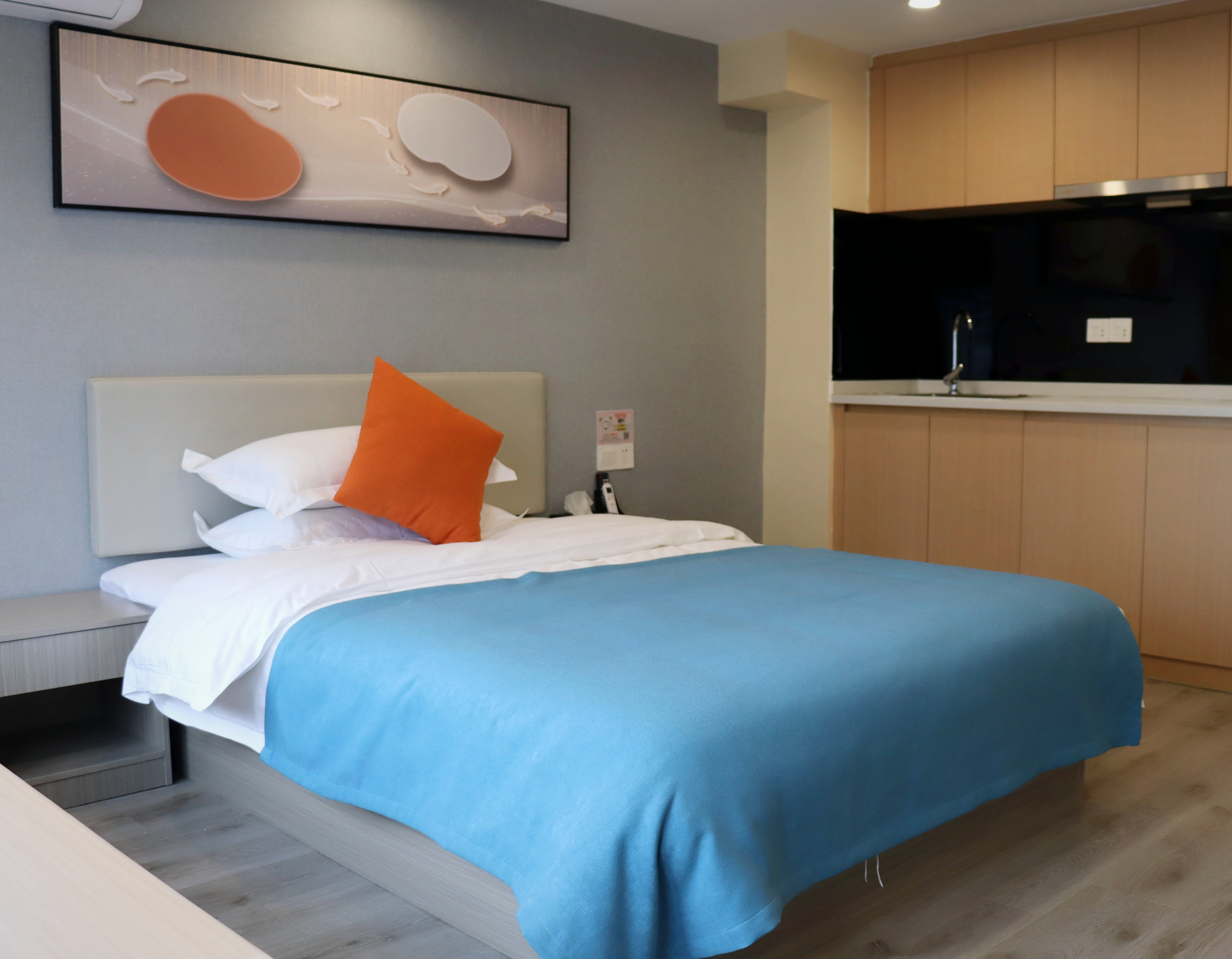 城景飘窗特惠大床房