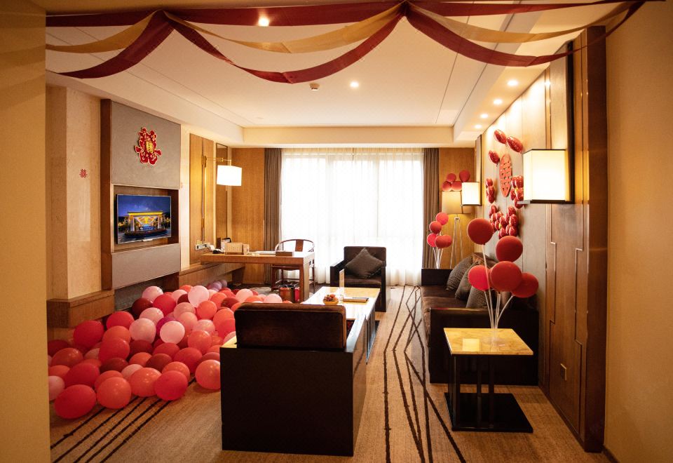 Felton Grand Hotel BazhongHoneymoon Suite