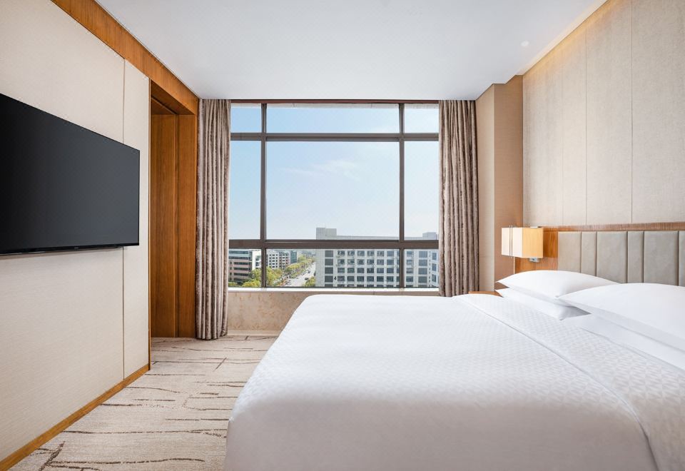 Four Points by Sheraton Shanghai KangqiaoDeluxe Suite