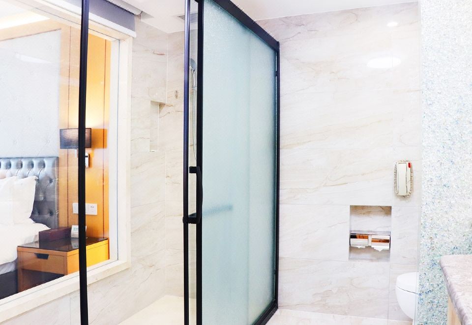 Holiday Inn Beijing ChangAn WestHoliday Superior Room (Double Bed)