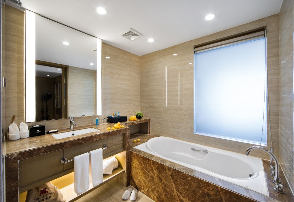 Shenzhen New World Weirui HotelFamily Friendly Themed Deluxe Room