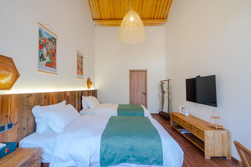 2-bed Room With Courtyard View