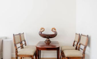 Little Manhattan Lodge - Housity