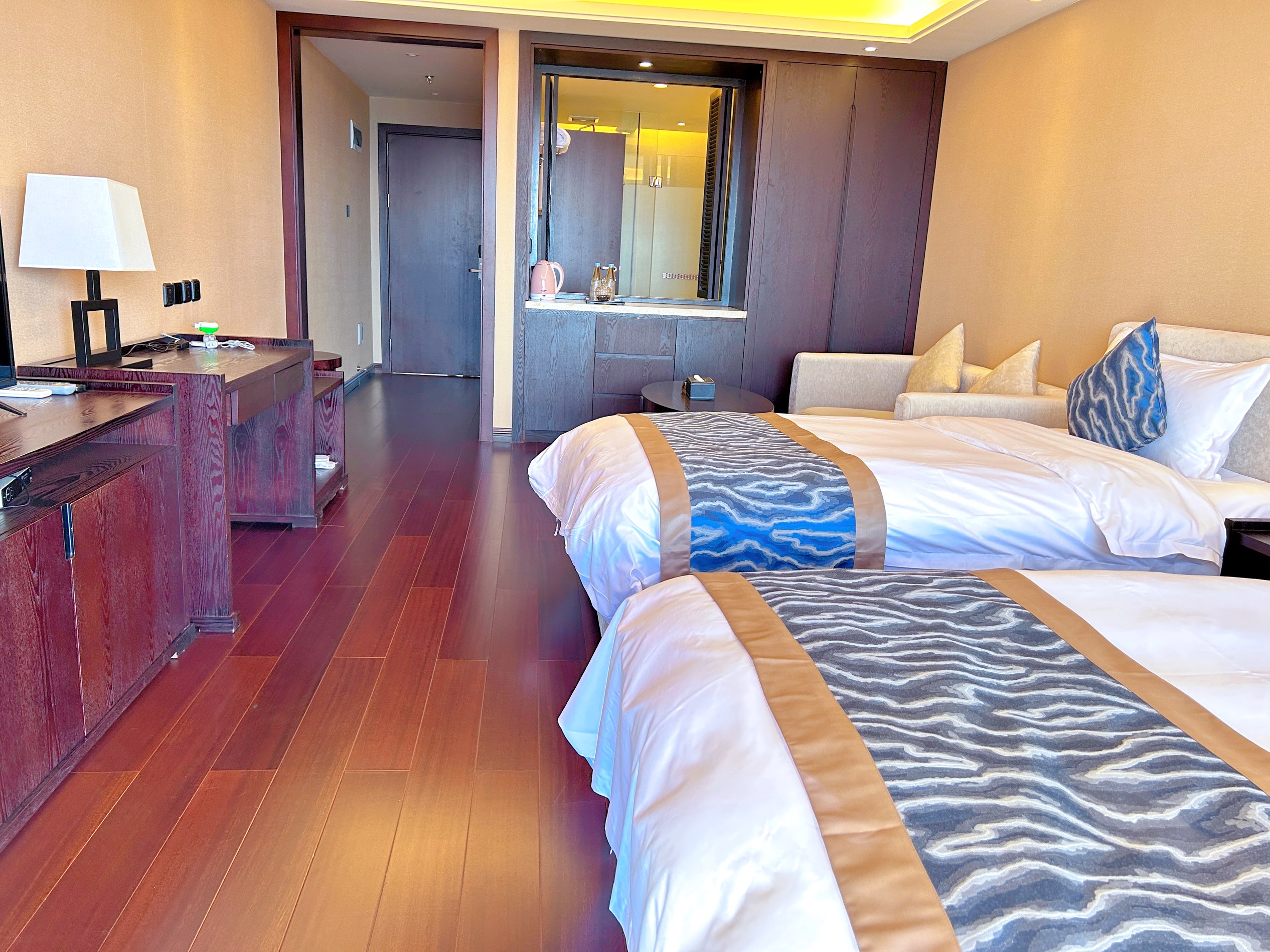 遇见·湖景露台双床房