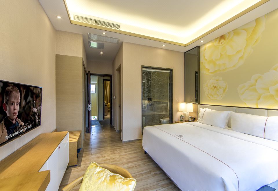 Yuetianxia Hot Spring HotelWater Friendly Hot Spring King Size Bed Suite