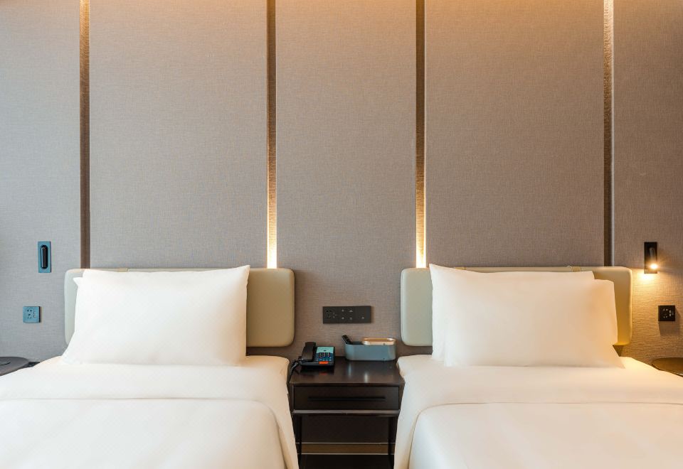 Atour Hotel(Suzhou Mudu Ancient Town Store Lingyan Mountain Metro Station)Superior City View Twin Room