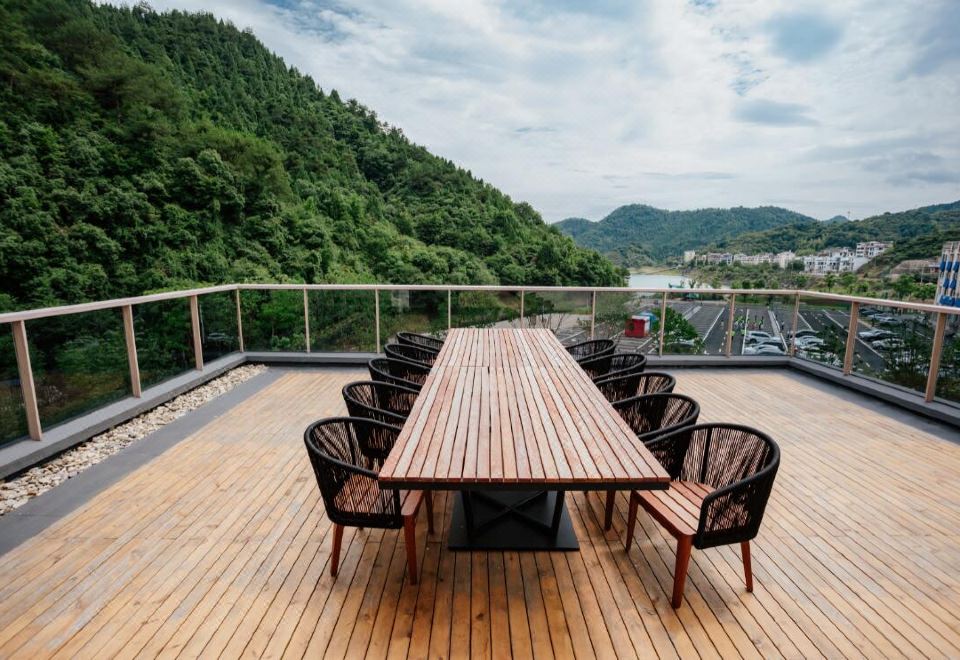 Four Points By Sheraton Qiandao LakeSheraton 6-Bedroom Villa