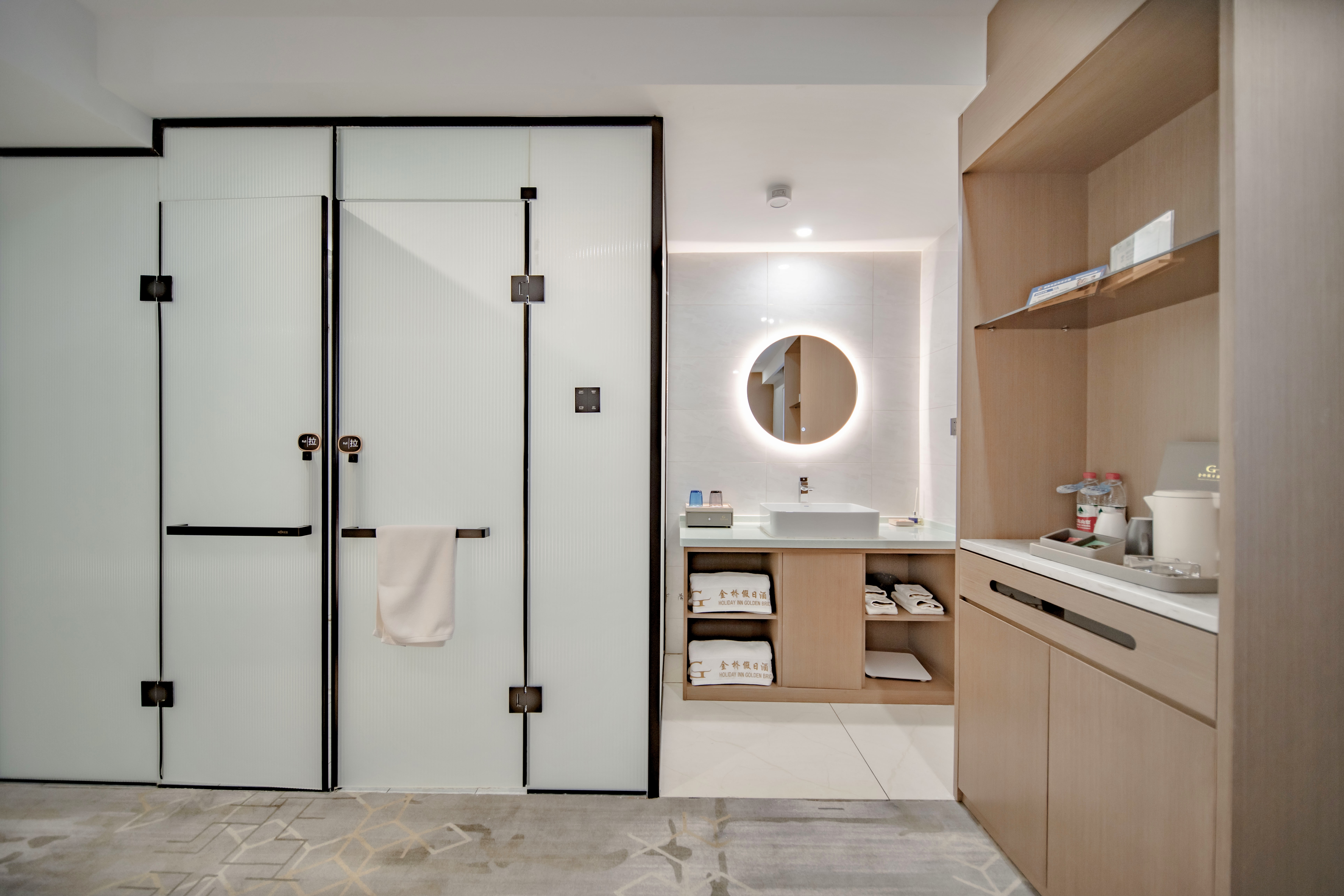 浪漫圆床房（智能语音）