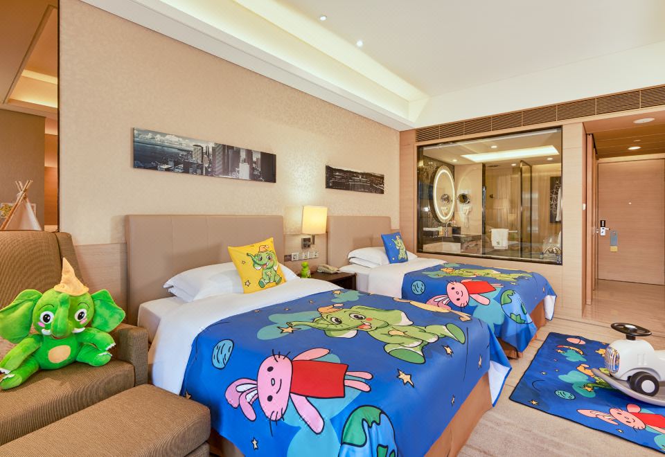 Crowne Plaza Guangzhou HuaduFlying Elephant Kids Theme Room-Two Beds