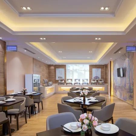 Vienna 3 Best Hotel (Guyuan Liupan Amusement Park) Отели в г. Гуюань