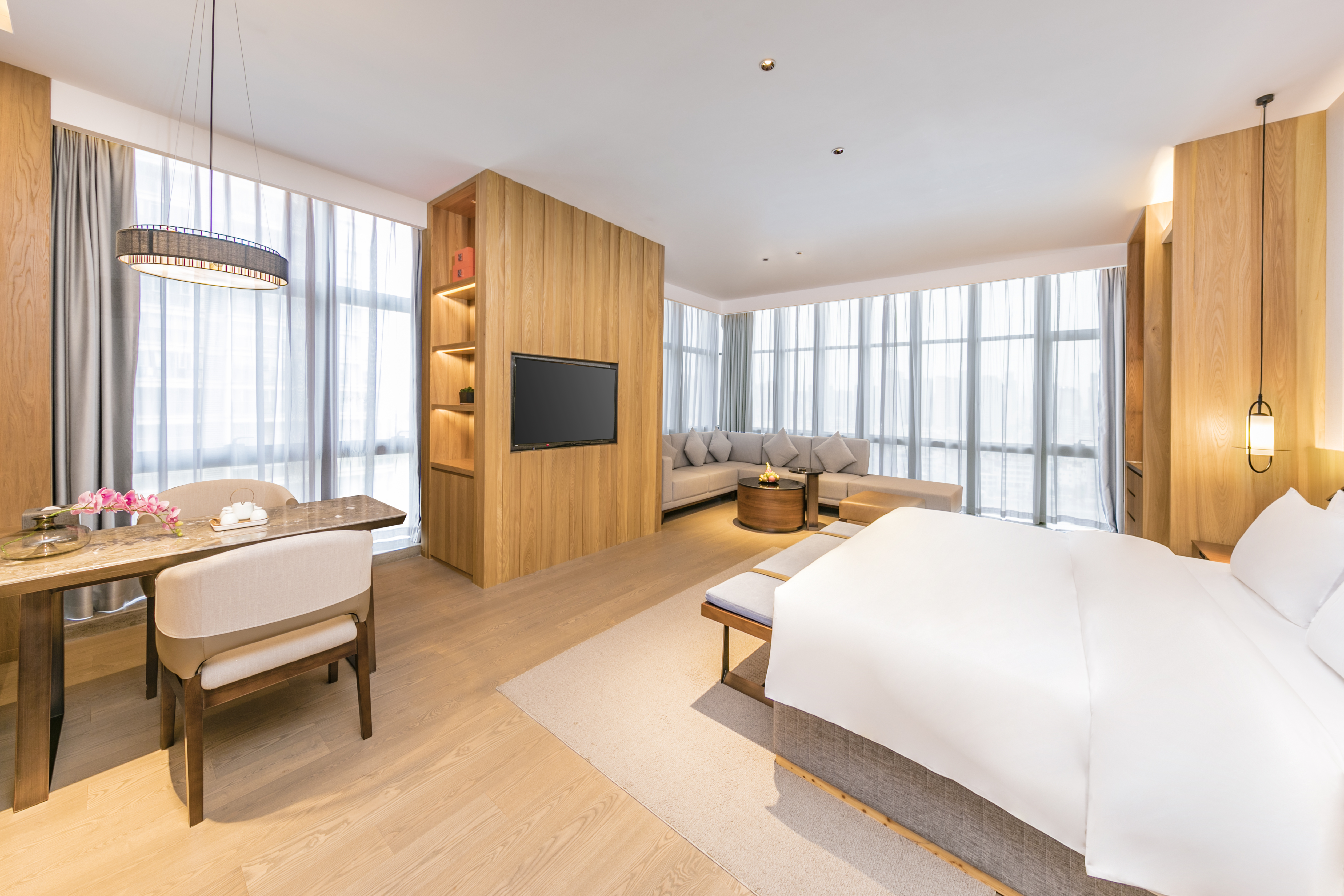 豪华行政大床房