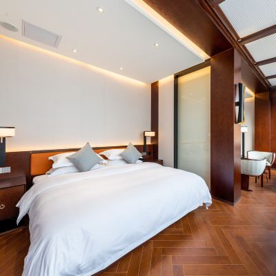 麗洲大床套（陽光房+浴缸） 聊城麗洲璞悦酒店優惠