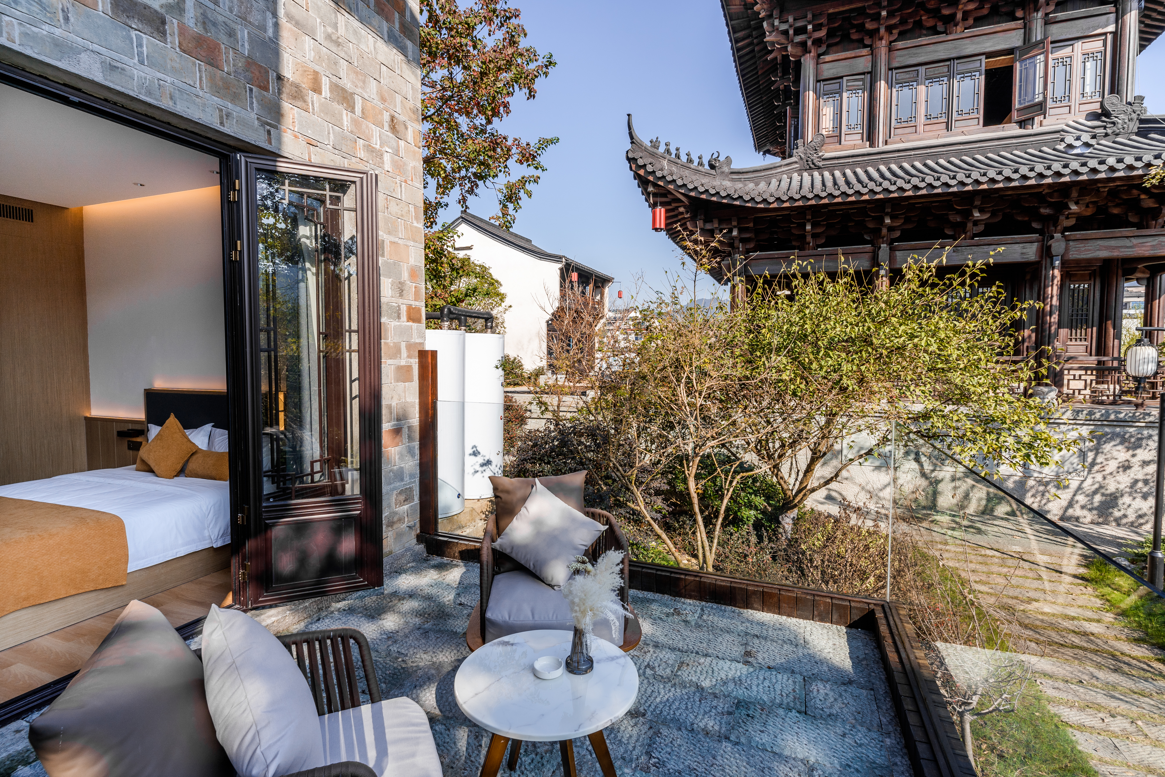 河景庭院恒温私汤大床房