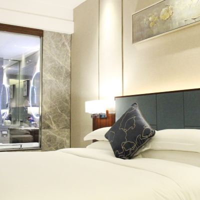 VR高級大床房 順德華美達酒店（佛山樂從傢俱城店）優惠