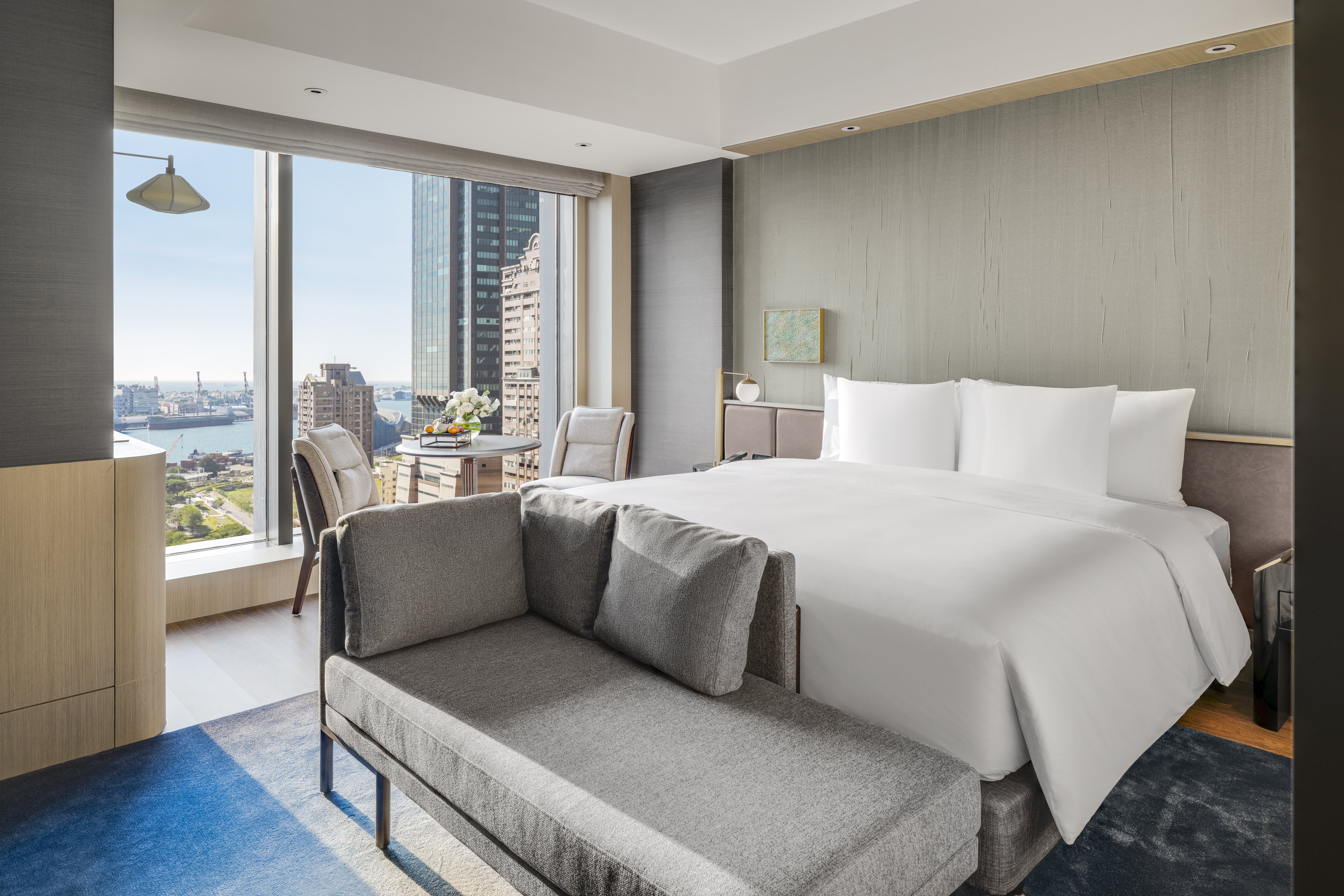 港湾海景高楼层豪华经典大床房