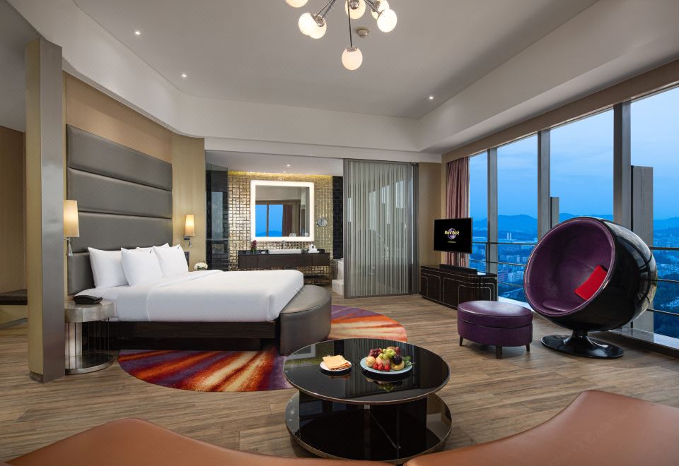 摇滚尊尚全景房（超大圆形浴缸）