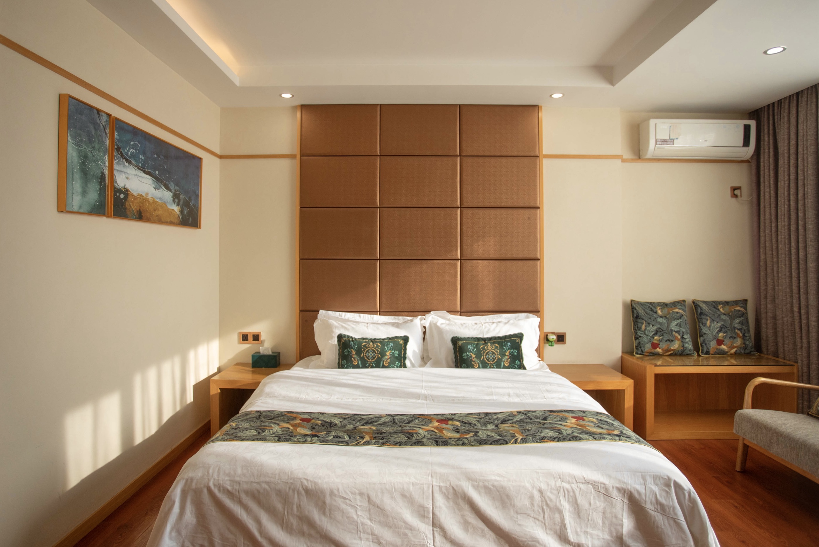 皓月千里大床房