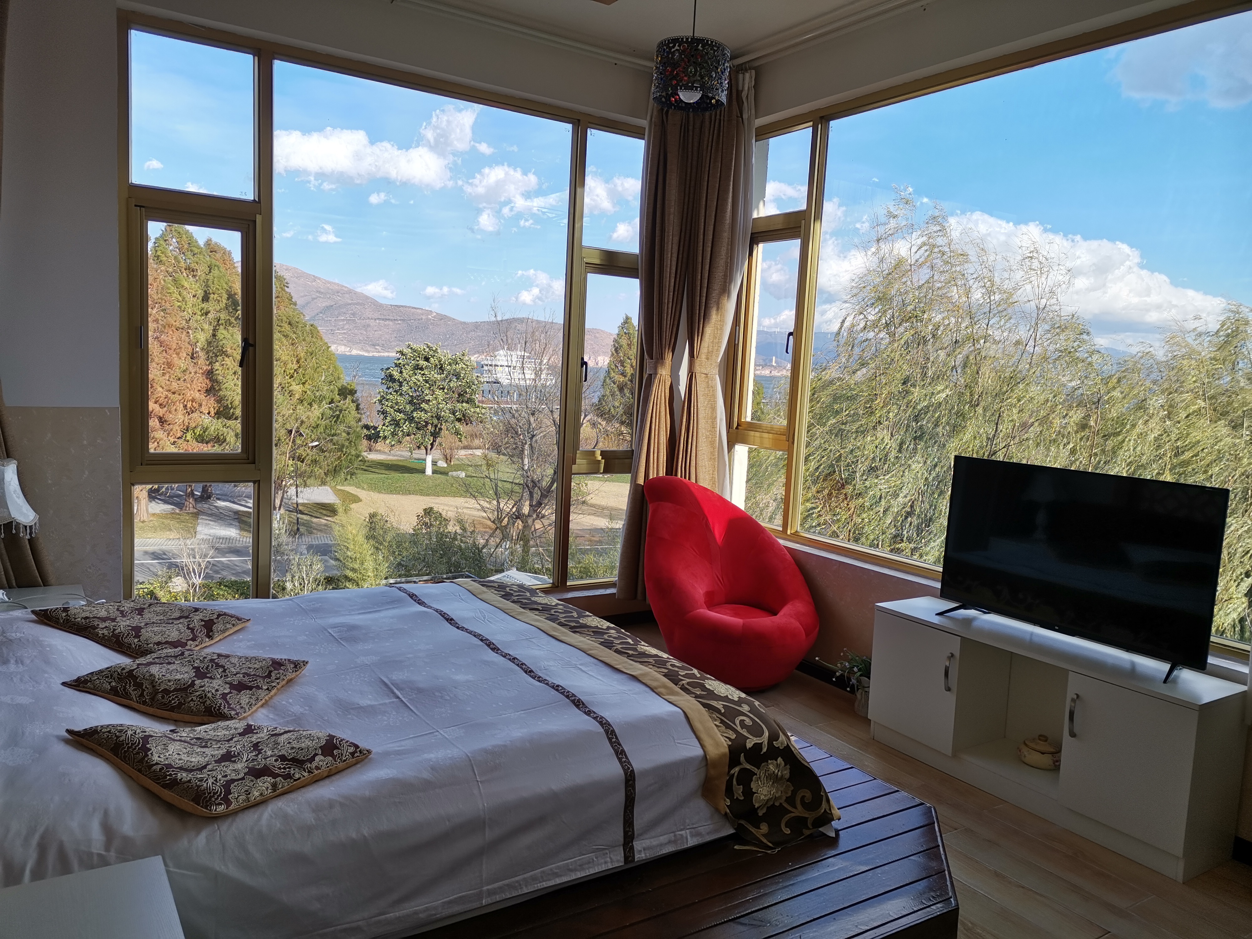 海景日出大床房（306）