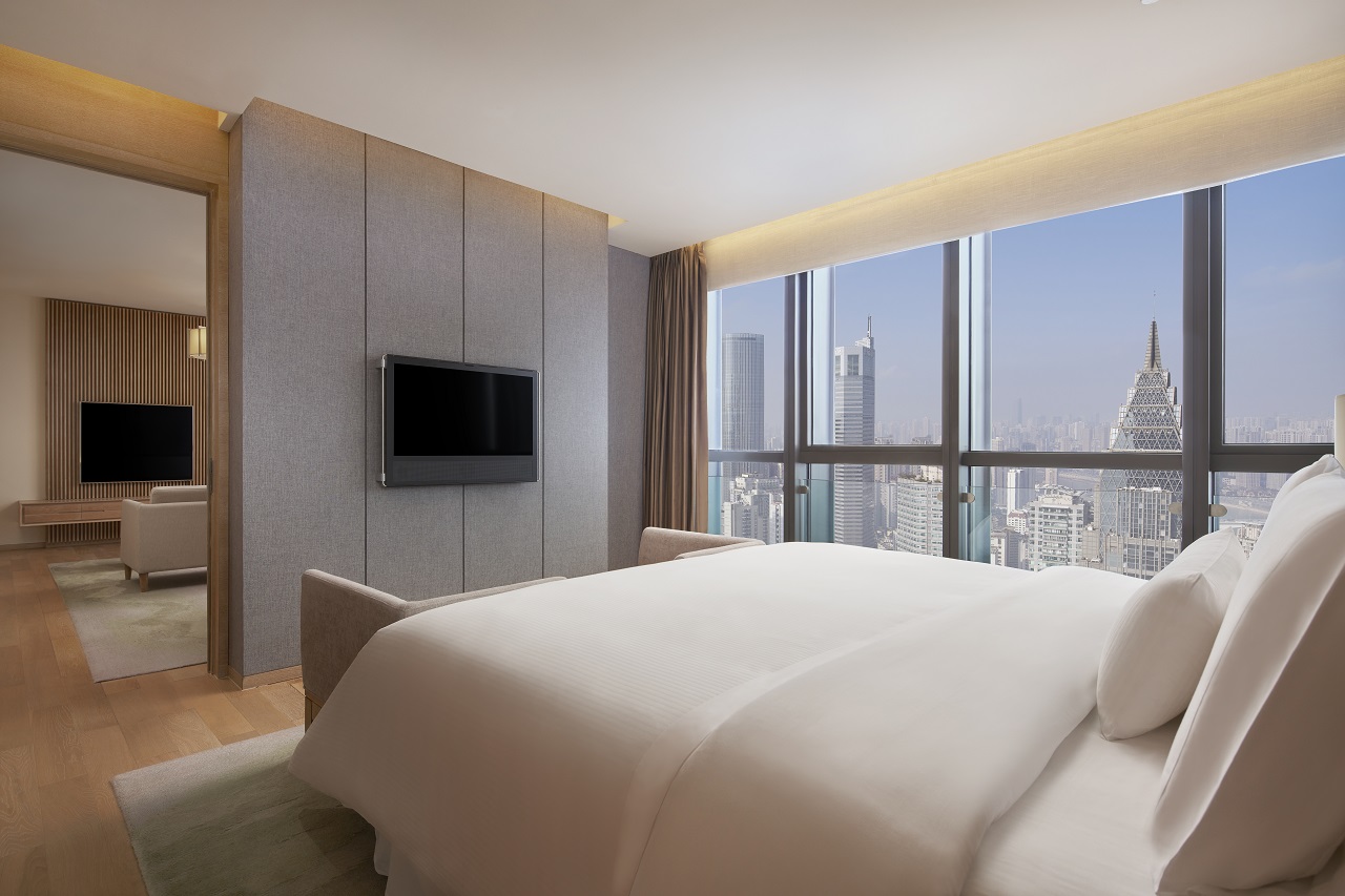 行政套房「8D魔幻夜景」「戴森吹风机」